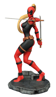 Marvel Gallery Femme Fatales 9 Inch PVC Statue - Lady Deadpool