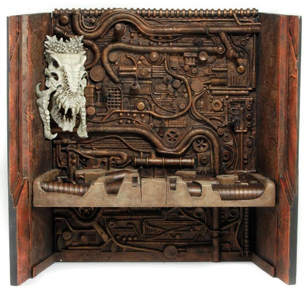 Predators 11 Inch Diorama - Trophy Wall Diorama (Extra Skulls Sold Separately)